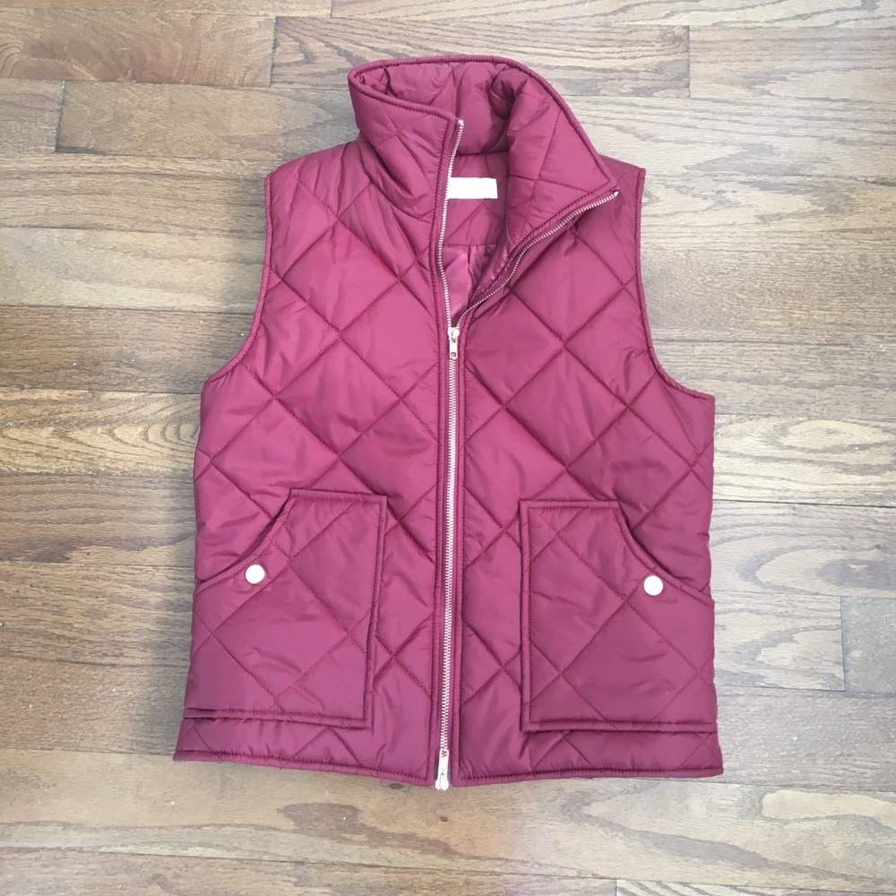 NWOT burgundy puffer vest!
